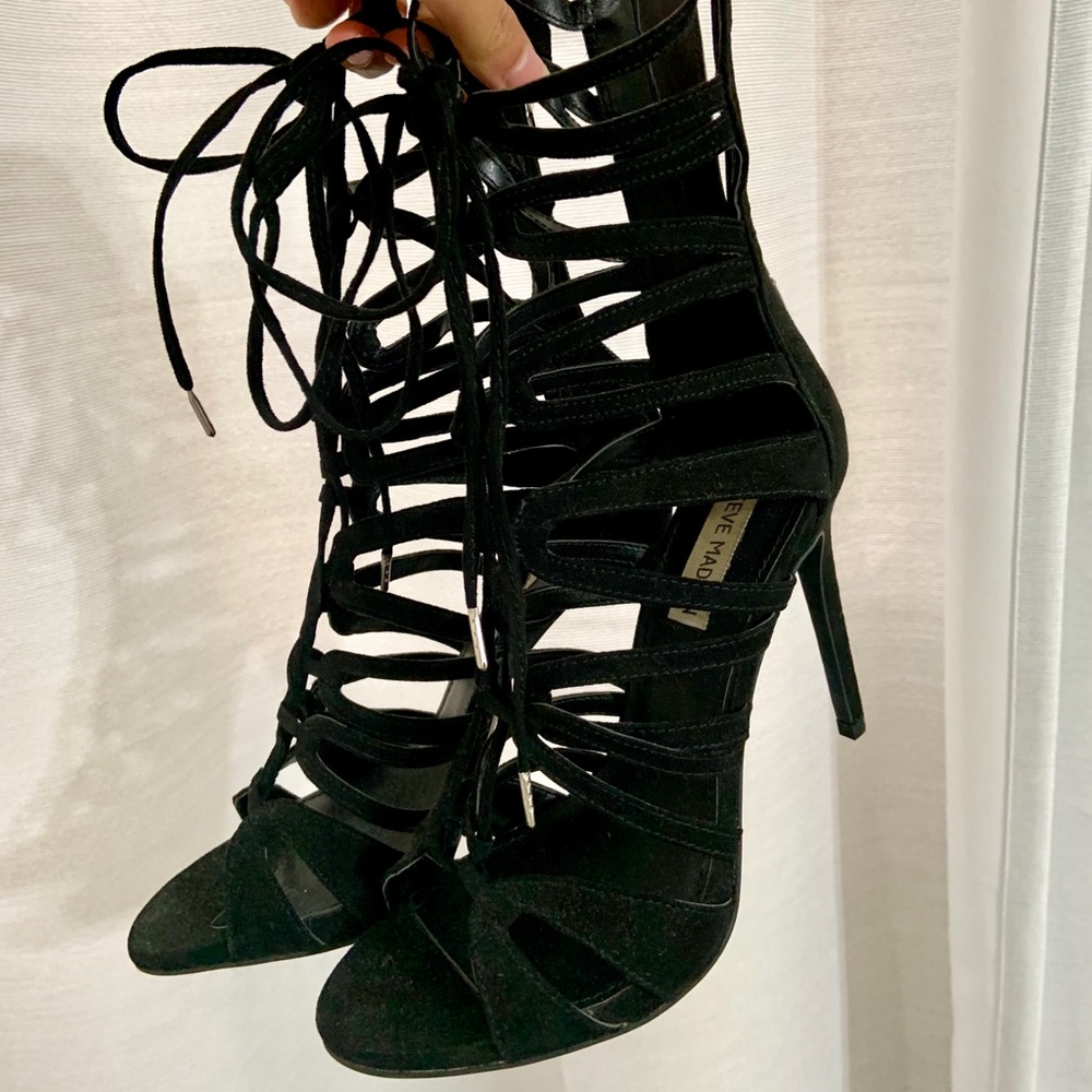New never worn Steve Madden cage heels
